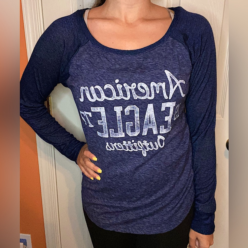 American Eagle navy blue baseball tee
